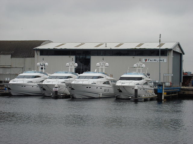Image:Fairline testing facility Ipswich and 4 Yachts.jpg