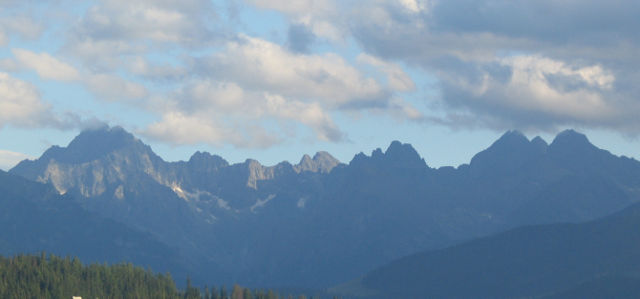 Image:Tatry Panorama01xxx.jpg