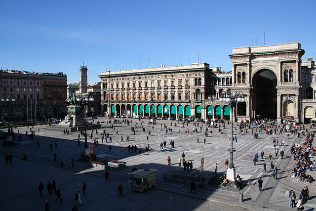 Image:PiazzadelDuomoMilan.jpg