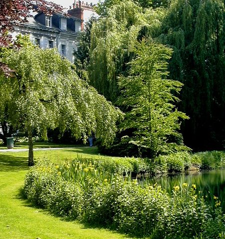 Image:Public garden in Tours, France.jpg