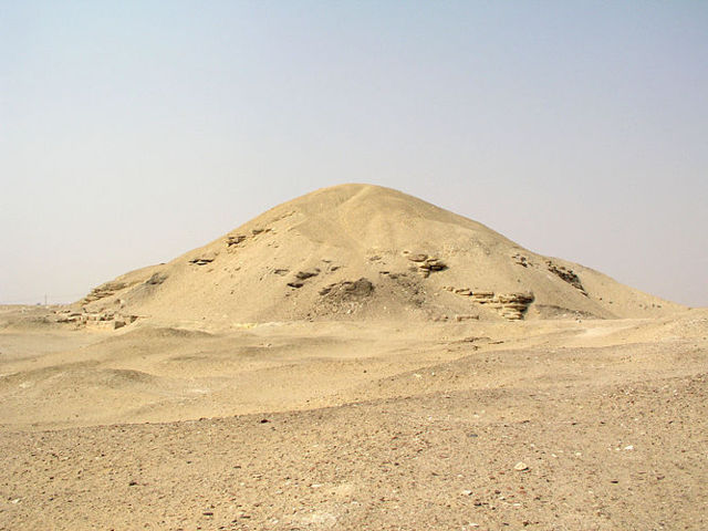 Image:AmenemhetIPyramid.jpg