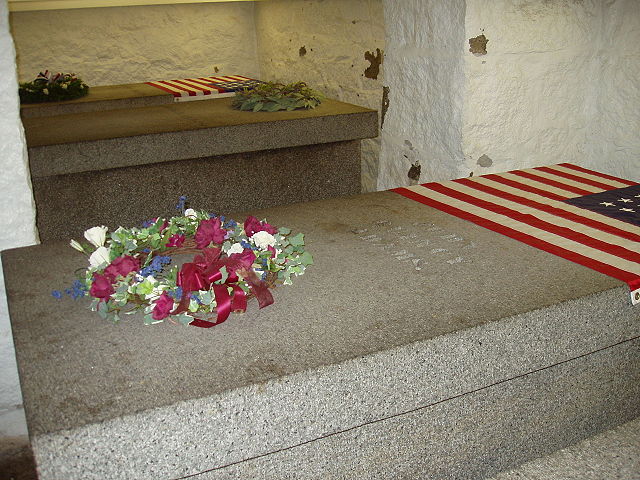 Image:Graves of the Adams, Quincy, Massachusetts.JPG