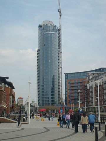 Image:Number One Tower Gunwharf Quays.jpg