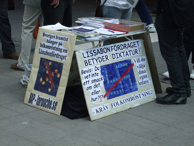 Image:EAP demonstrerar mot EU - 2008-05-01 - 2.jpg