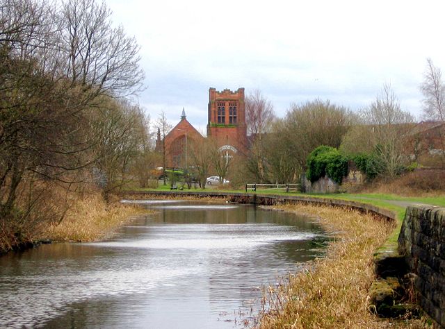 Image:Ruchill Church at canal.jpg