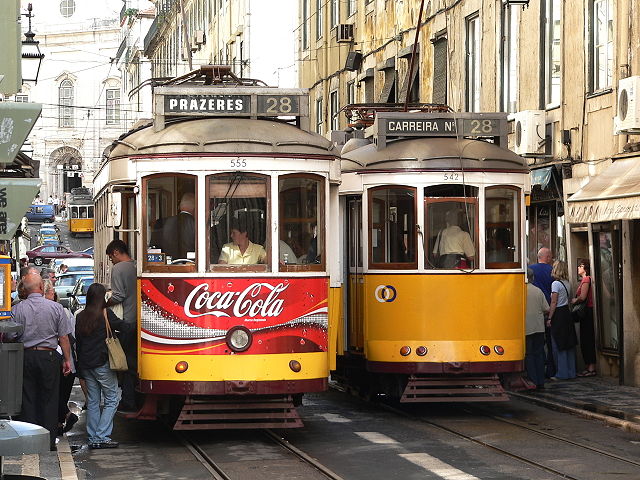 Image:Tram 28, Lisbon, 20051011.jpg