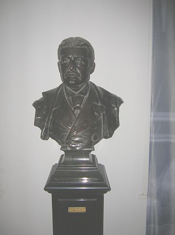 Image:Sullivan-bust.jpg