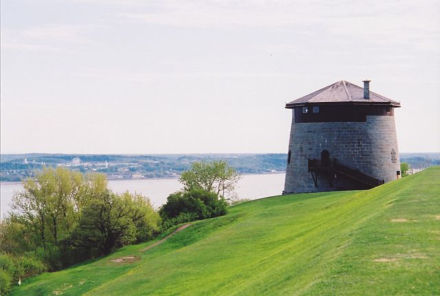 Image:Plaines d'Abraham et tour martello.jpg