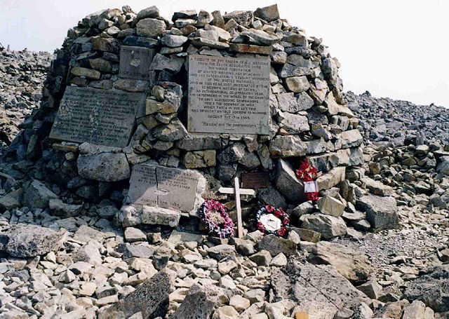 Image:War Memorial, Ben Nevis.jpg