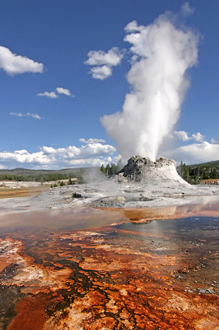 Image:Yellowstone Castle Geysir Edit.jpg