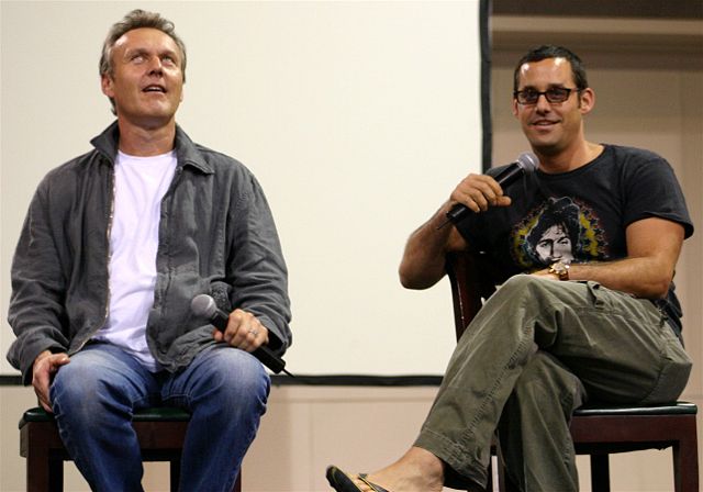 Image:Anthony Stewart Head and Nicholas Brendon Aug 2004.jpg