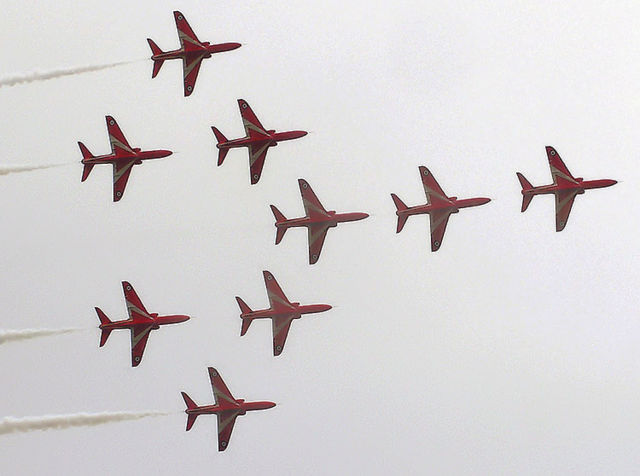 Image:Red.arrows.formation1.arp.750pix.jpg