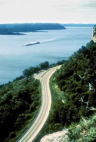 Image:404px-MississippiRiverBluffs.jpg