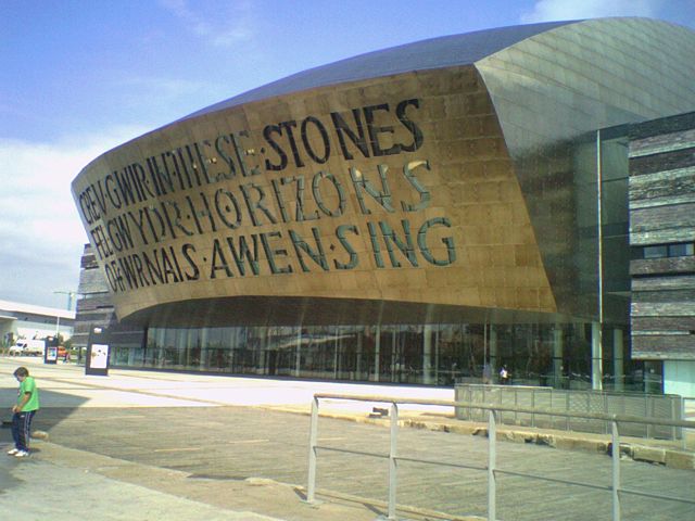 Image:Wales Millennium Centre 16-08-2005.jpg