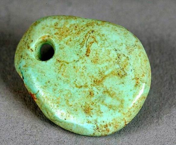 Image:Chacoan turquoise pendant.jpg