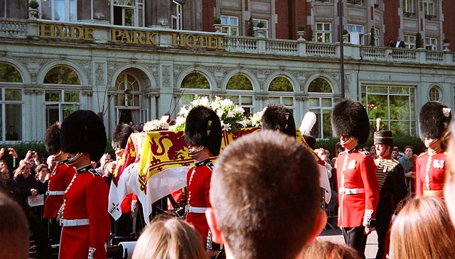 Image:Diana's funeral.jpg