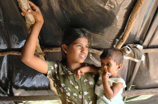 Sri Lanka: girls in the care of SOS Children following the tsunami